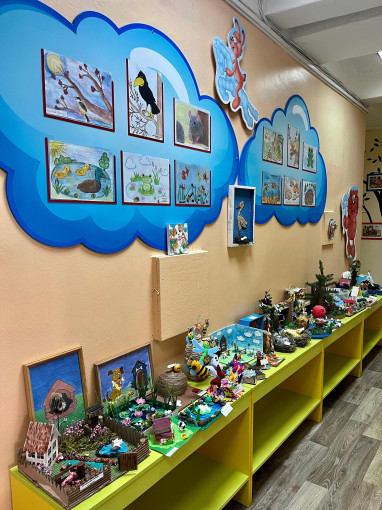 Выставка поделок и рисунков Выставка поделок и рисунков.